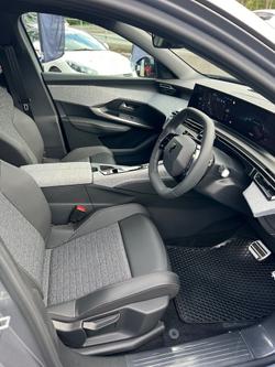 2025 Peugeot 5008 Allure e-DCS Hybrid