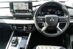 2024 Mitsubishi Outlander Exceed