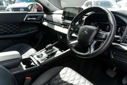 2024 Mitsubishi Outlander Exceed