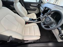 2022 Volvo XC40 Ultimate B4 Bright