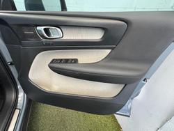 2022 Volvo XC40 Ultimate B4 Bright