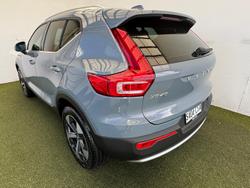 2022 Volvo XC40 Ultimate B4 Bright
