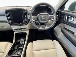 2022 Volvo XC40 Ultimate B4 Bright
