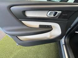 2022 Volvo XC40 Ultimate B4 Bright