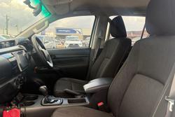 2019 Toyota Hilux SR