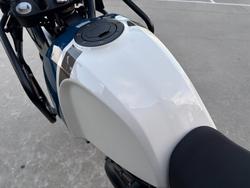 2022 Royal Enfield HIMALAYAN MID E5 Blue