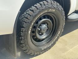 2017 Toyota Hilux SR