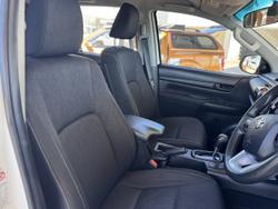 2017 Toyota Hilux SR