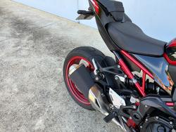 2023 Kawasaki Z900 (ZR900) Red