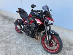 2023 Kawasaki Z900 (ZR900) Red