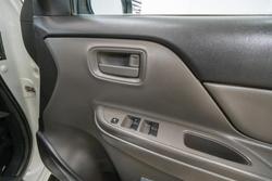 2017 Mitsubishi Triton GLX