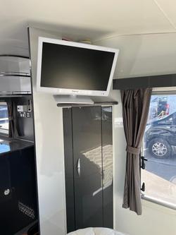 2015 Roma Elegance 21'