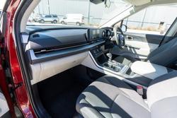 2023 Kia Carnival S