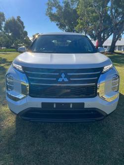 2025 Mitsubishi Outlander ES ZM MY25 White Diamond