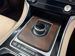 2016 Jaguar XE 20t Prestige X760 MY16 British Racing Green