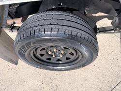 2006 Toyota Hilux SR GGN15R MY07 4x2 Glacier White