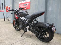 2025 Triumph TRIDENT 660 BLACK