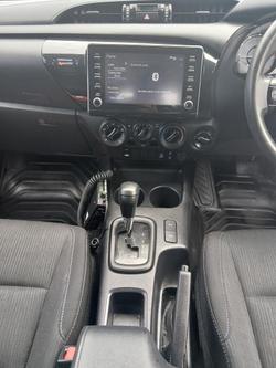 2022 Toyota Hilux SR