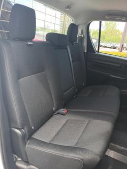 2022 Toyota Hilux SR