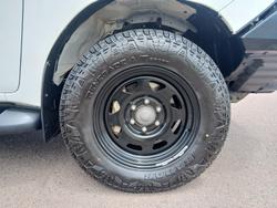 2022 Toyota Hilux SR