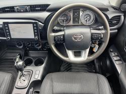 2022 Toyota Hilux SR