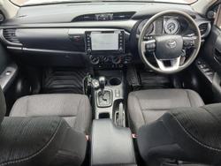 2022 Toyota Hilux SR