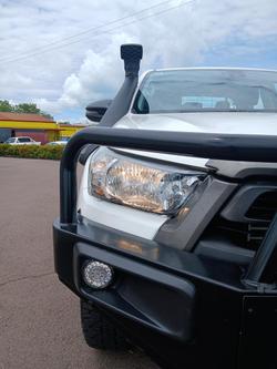 2022 Toyota Hilux SR