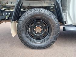 2022 Toyota Hilux SR