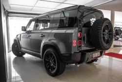 2022 Land Rover Defender 110 D300 SE