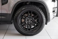2022 Land Rover Defender 110 D300 SE