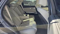 2025 Genesis GV70 2.5T SIGNATURE