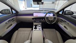 2025 Genesis GV70 2.5T SIGNATURE