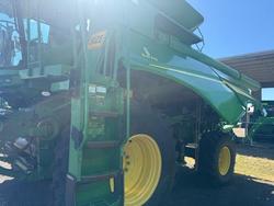 2017 John Deere S670 Green