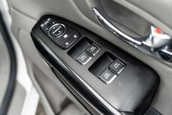 2016 Kia Carnival SLi