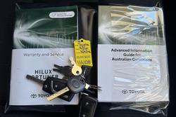 2022 Toyota Hilux SR