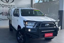 2022 Toyota Hilux SR