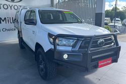 2022 Toyota Hilux SR
