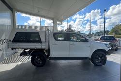 2022 Toyota Hilux SR