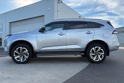 2022 Isuzu MU-X LS-T