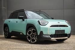 2026 MINI Aceman SE Favoured