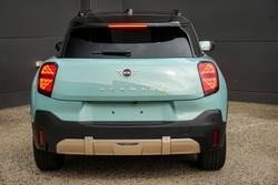 2026 MINI Aceman SE Favoured