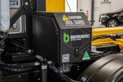 2025 Isuzu F Series FYJ 320-255 AT R58