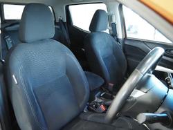 2015 Nissan Navara ST