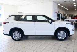 2024 Mitsubishi Outlander ES