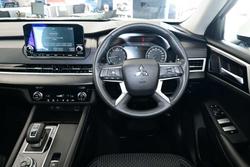 2024 Mitsubishi Outlander ES