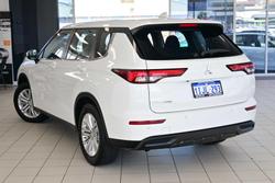 2024 Mitsubishi Outlander ES