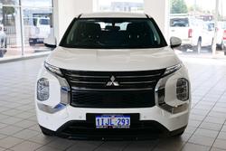 2024 Mitsubishi Outlander ES