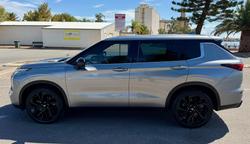 2023 Mitsubishi Outlander LS