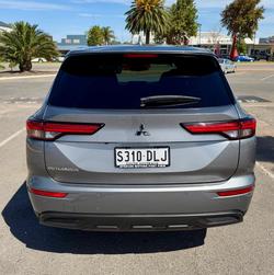 2023 Mitsubishi Outlander LS