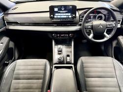 2023 Mitsubishi Outlander LS